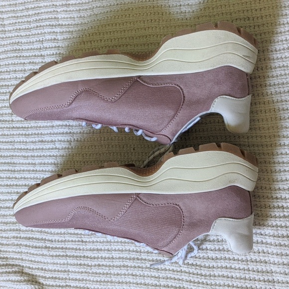 Chunky pink sneakers - Picture 2 of 4